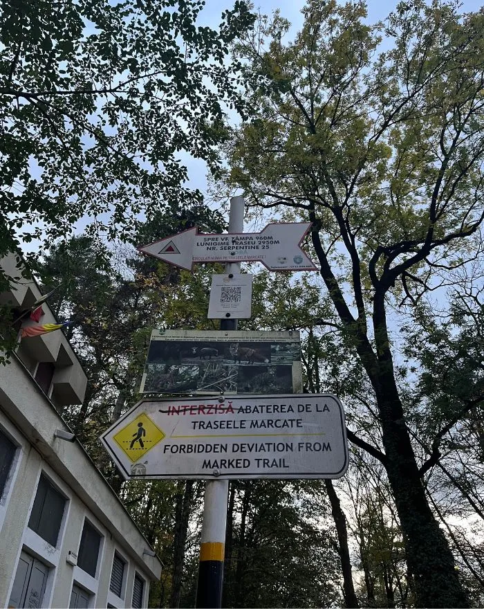 Sign of Serpentine Trail in Brasov
