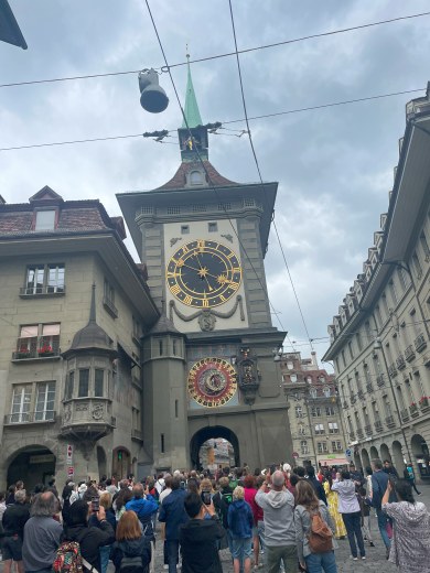Large crowds gathered in front of Bern’s Zytglogge clock tower, watching the astronomical clock’s mechanical performance featuring the dancing bear train, a jester and a golden rooster.